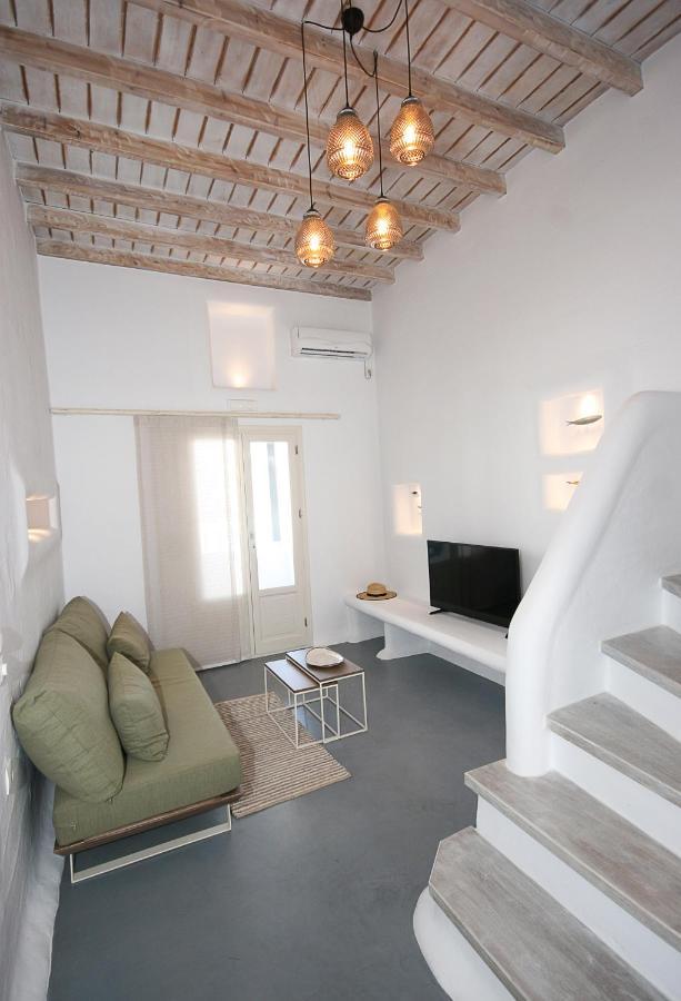 5 Traditional Suites Livadi  Bagian luar foto
