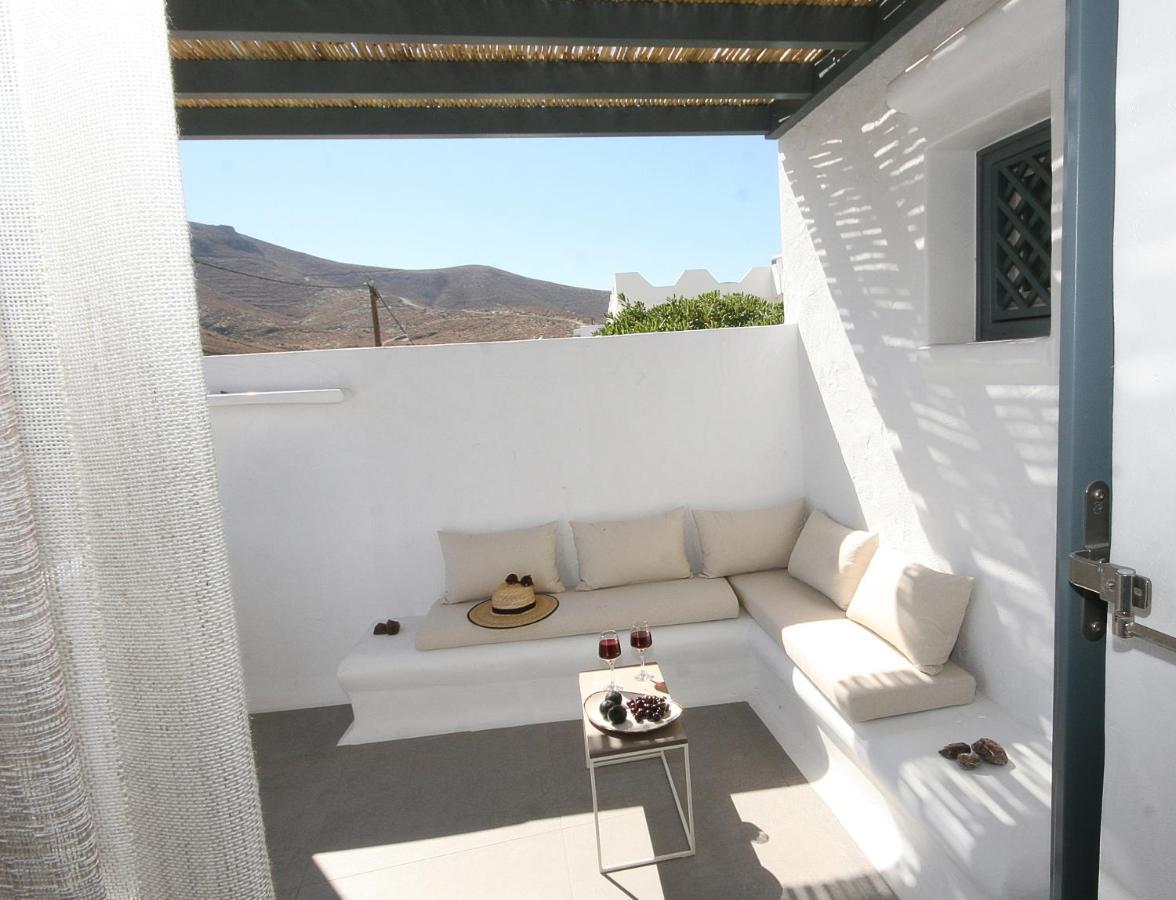 5 Traditional Suites Livadi  Bagian luar foto