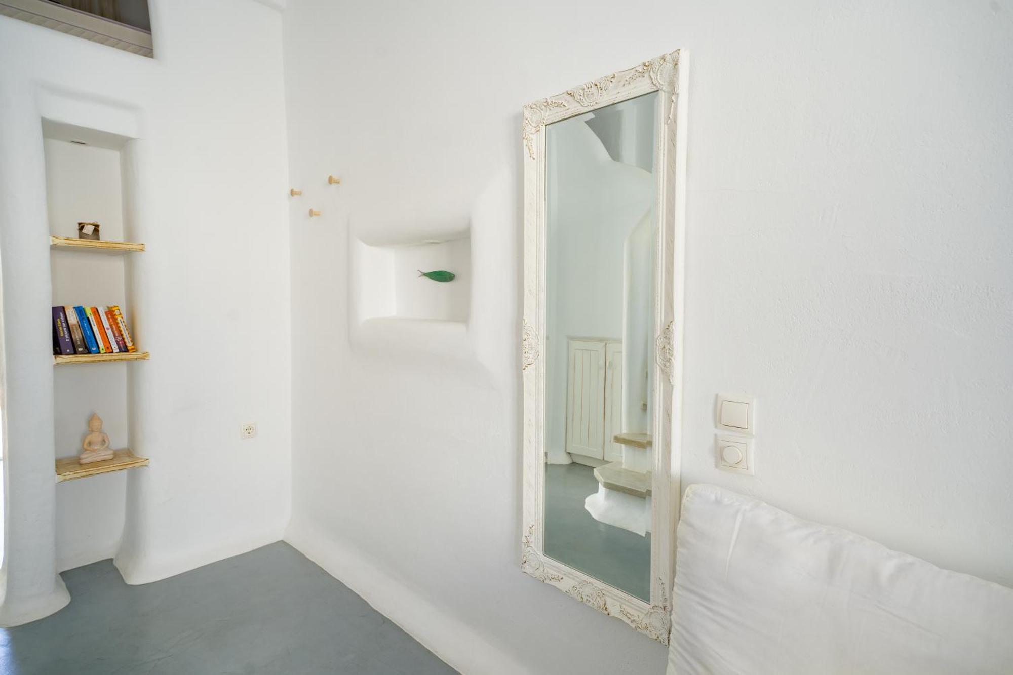 5 Traditional Suites Livadi  Bagian luar foto