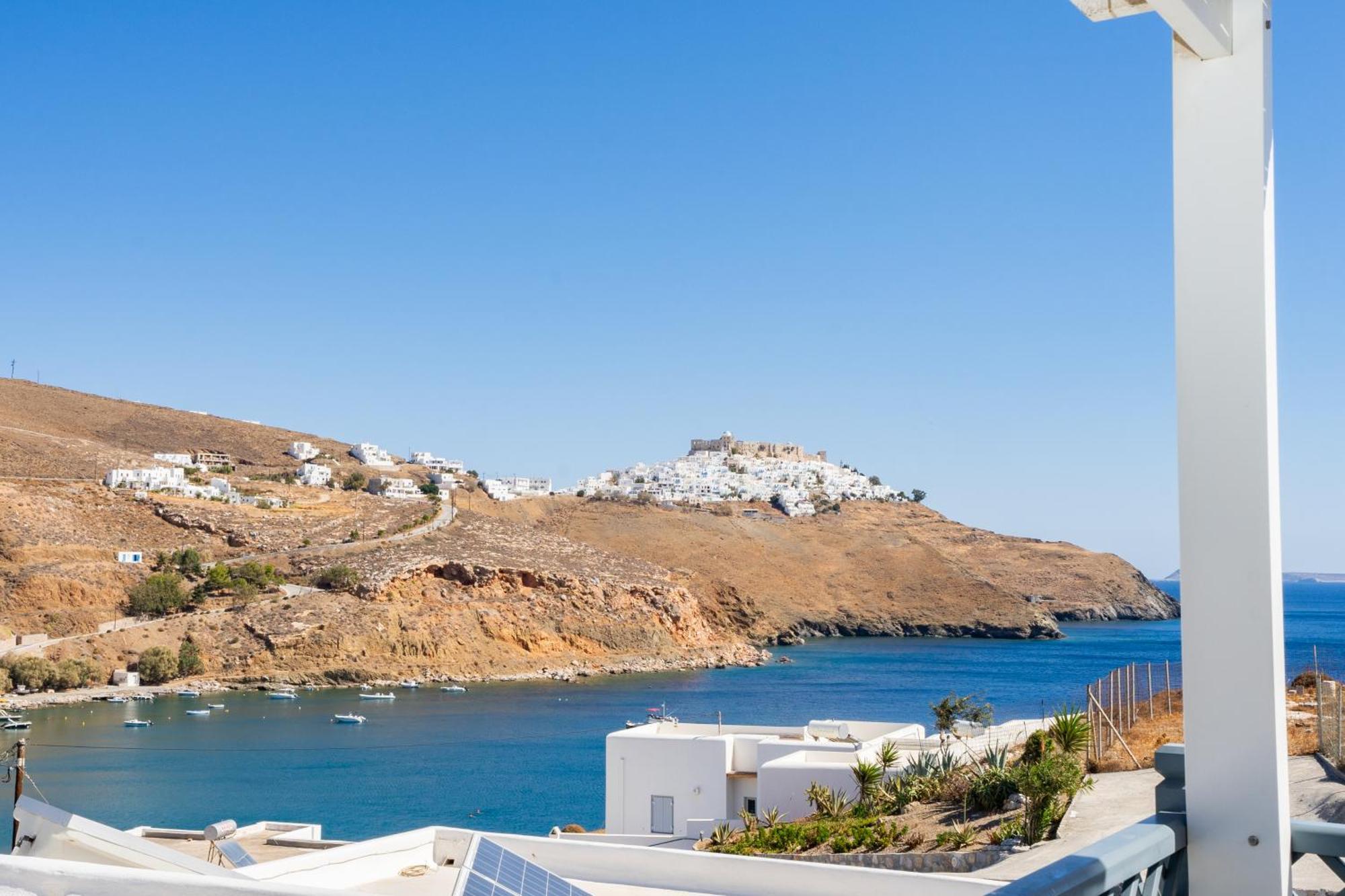 5 Traditional Suites Livadi  Bagian luar foto